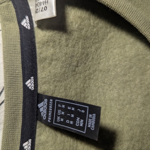 Adidas medium men's pull over sweater - Picture 4 of 4